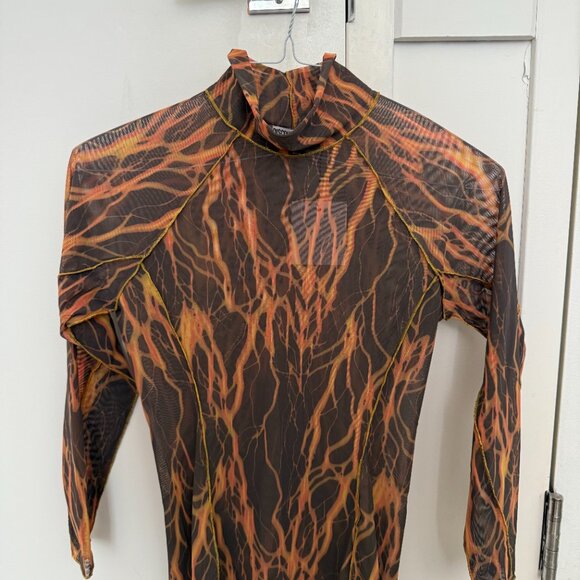 NWT DISCOUNT UNIVERSE SHE'S ELECTRIC TOP - MEDIUM - Picture 4 of 5